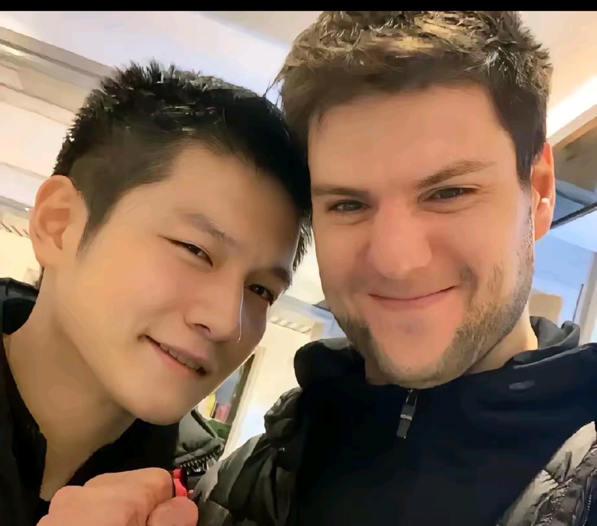 日本乒乓球队完胜英国乒乓球队，奥恰洛夫绝境逆转的简单介绍