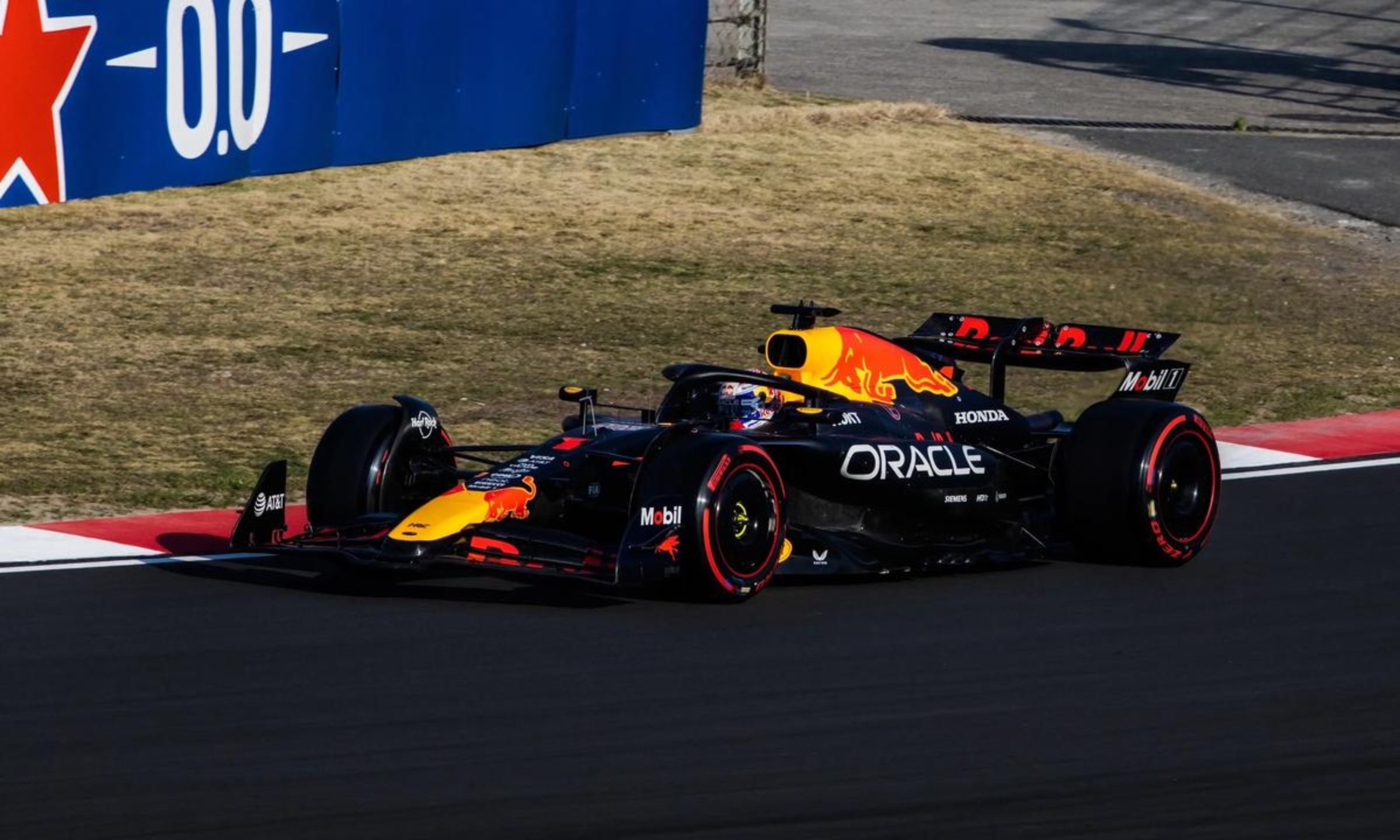 包含索伯车队绝杀红牛二队,维斯塔潘高光表现的词条 包含索伯车队绝杀红牛二队,维斯塔潘高光表现的词条