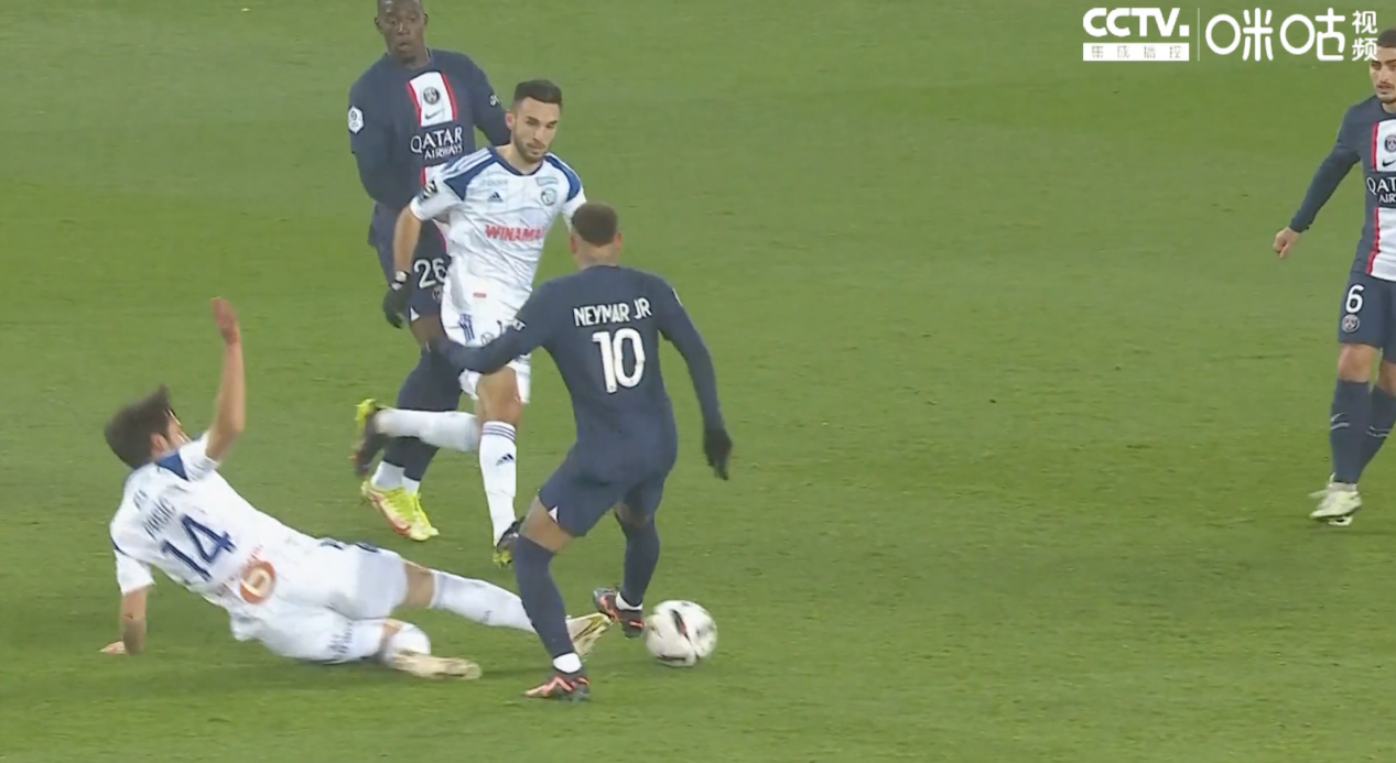 拜仁绝杀法国，内马尔状态火热