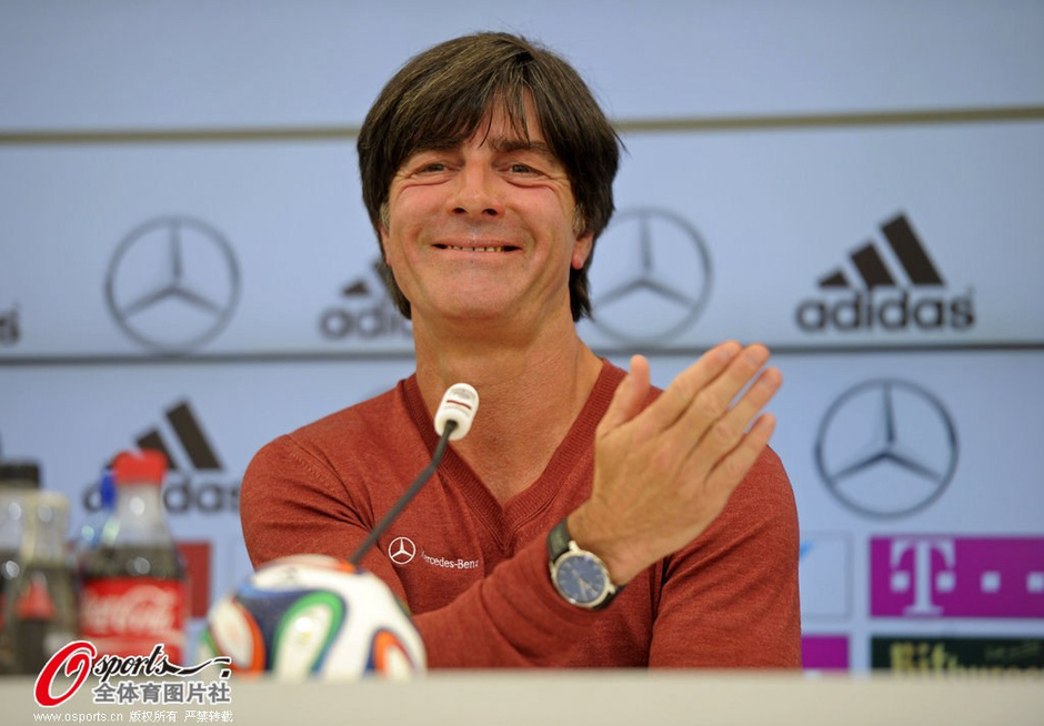 包含红球队核心球员伤愈复出迎接新赛季挑战的词条