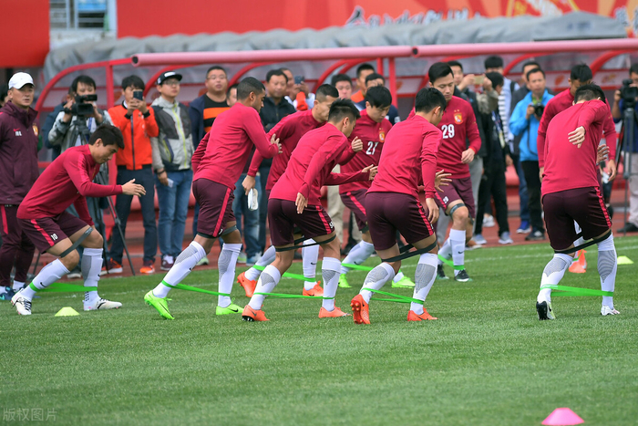 关于强队再挑强队，全队备战力挡向前的信息