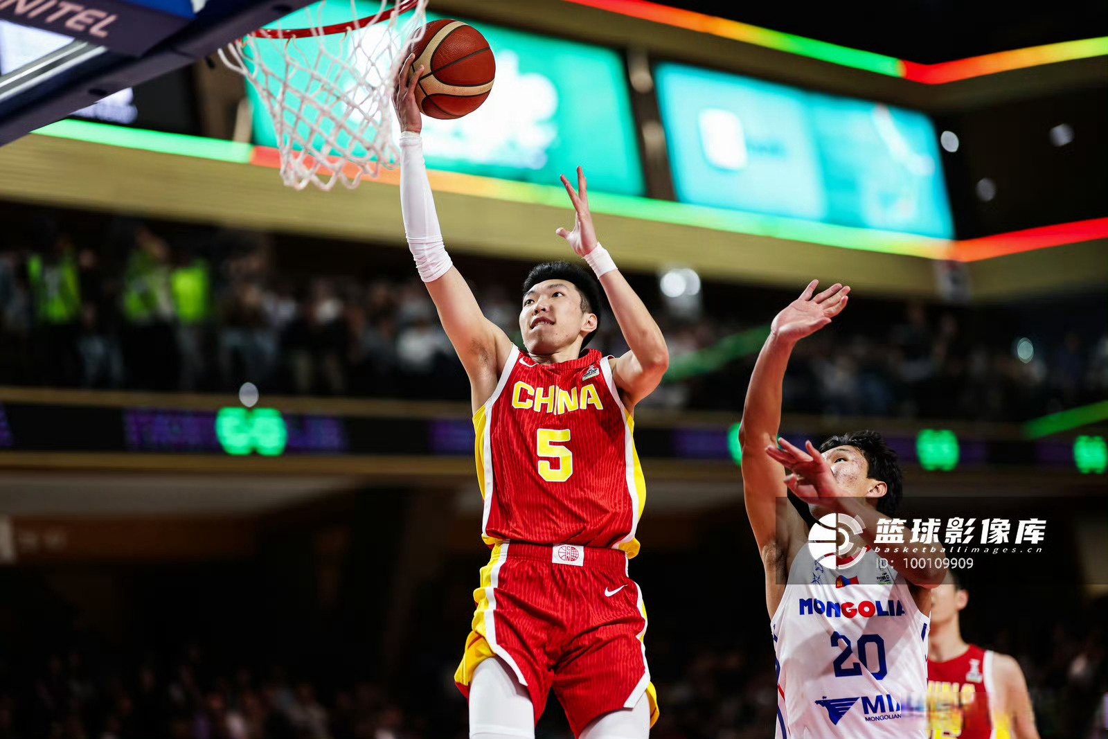 球员状态神勇,助力球队斩获三连胜的简单介绍 球员状态神勇,助力球队斩获三连胜的简单介绍