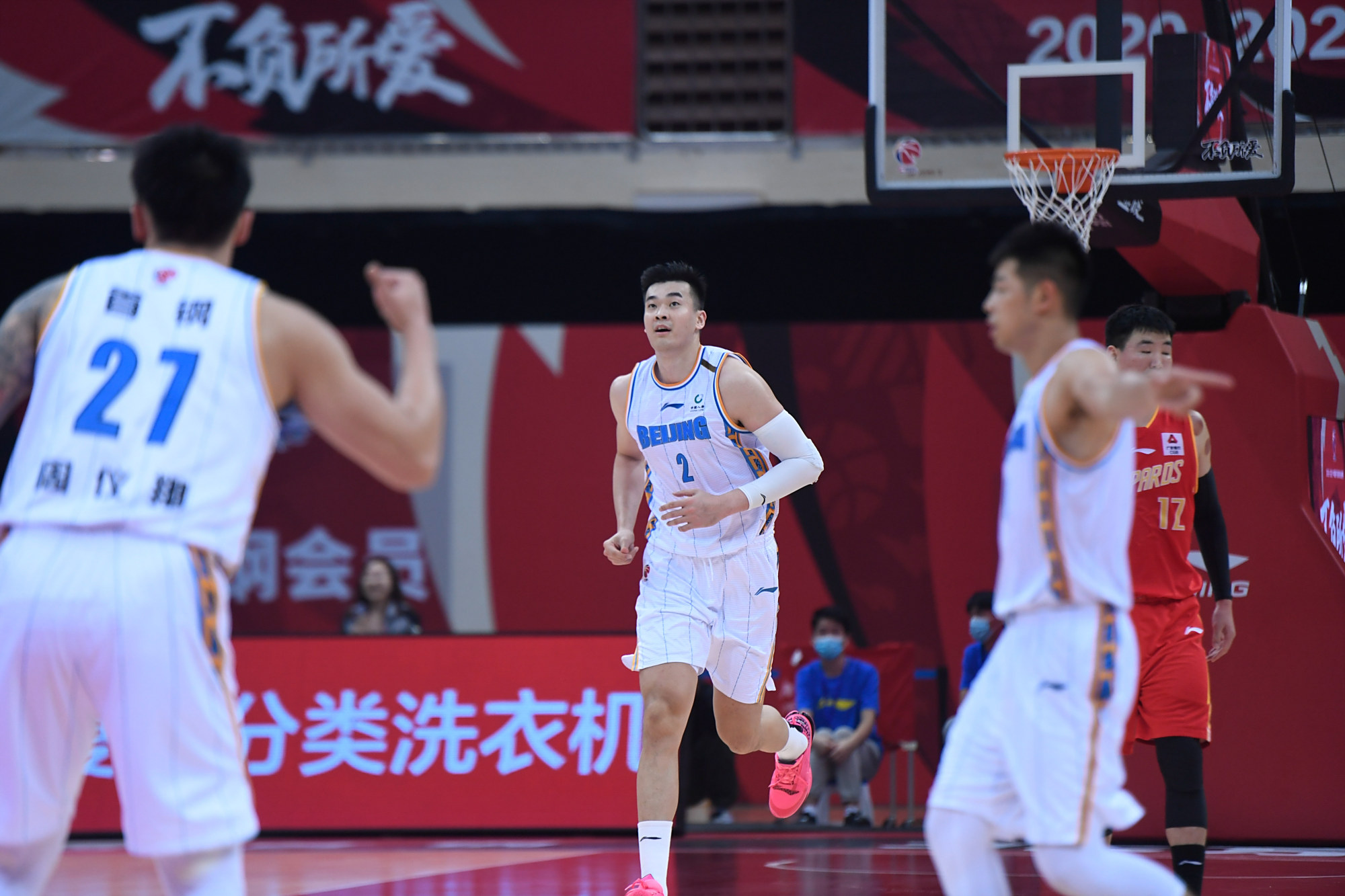 江苏男篮客场胜出，喜获赛季首胜的简单介绍