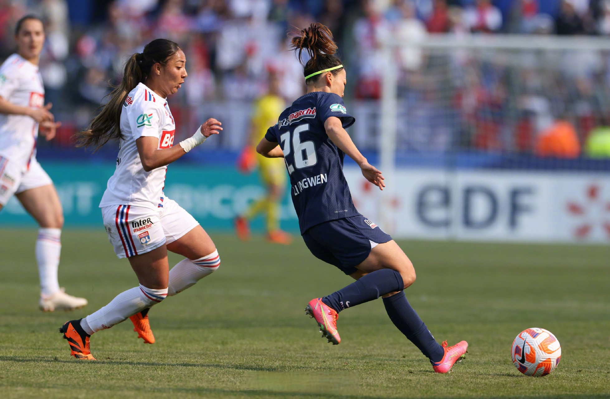 法国女足在国际赛中取得胜利