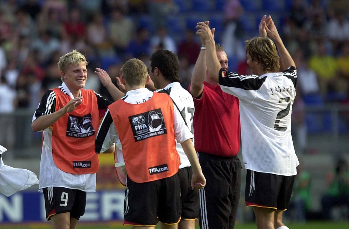 荷兰-力克土耳其，欧预赛小组领跑仍稳固的简单介绍