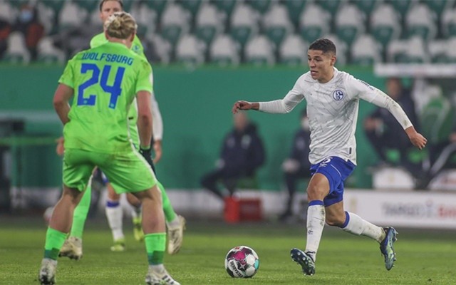 包含沙尔克遭遇惨败，降级形势越发严峻的词条