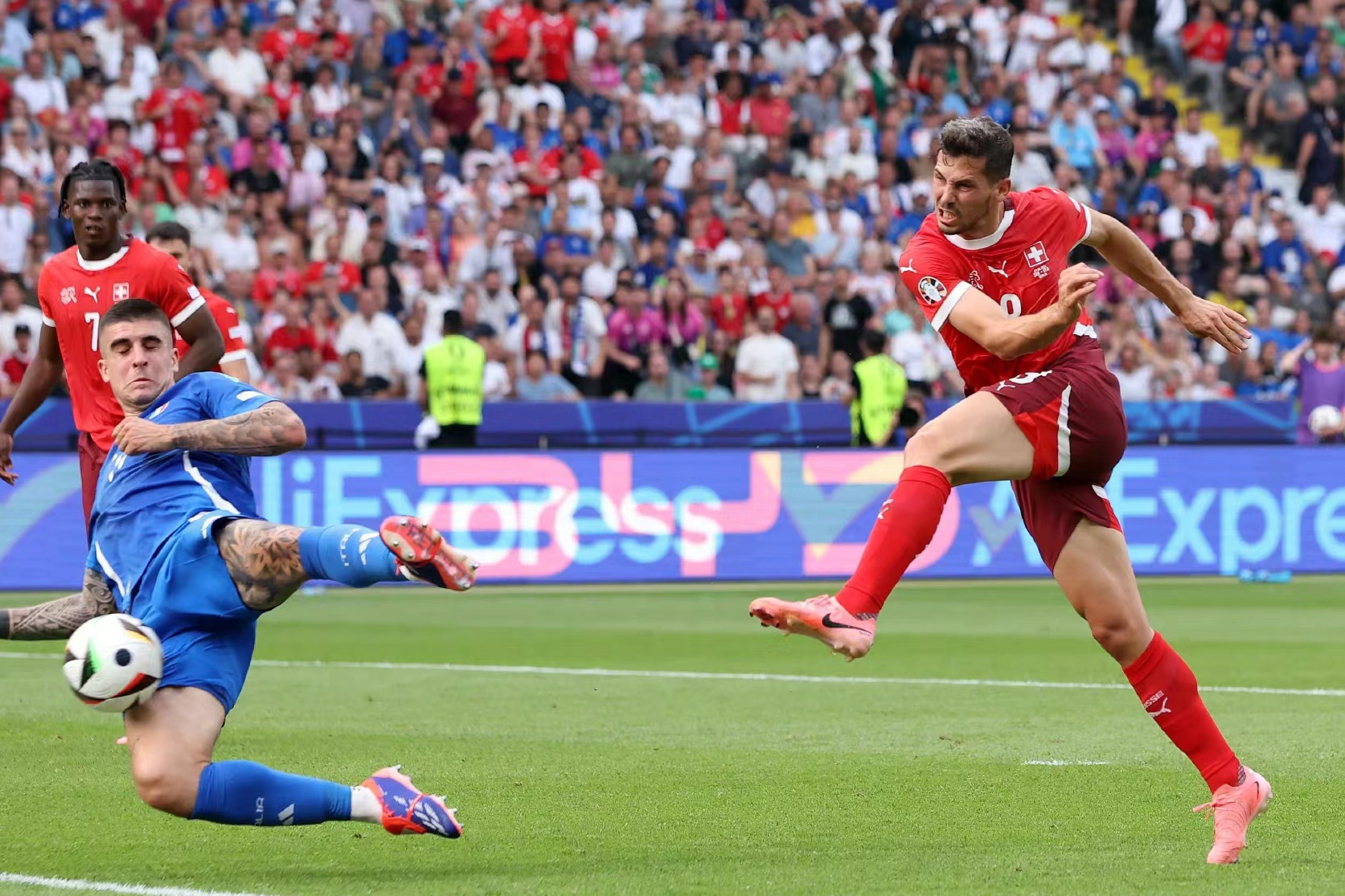 攻守兼备，欧洲足球赛事中的精彩瞬间