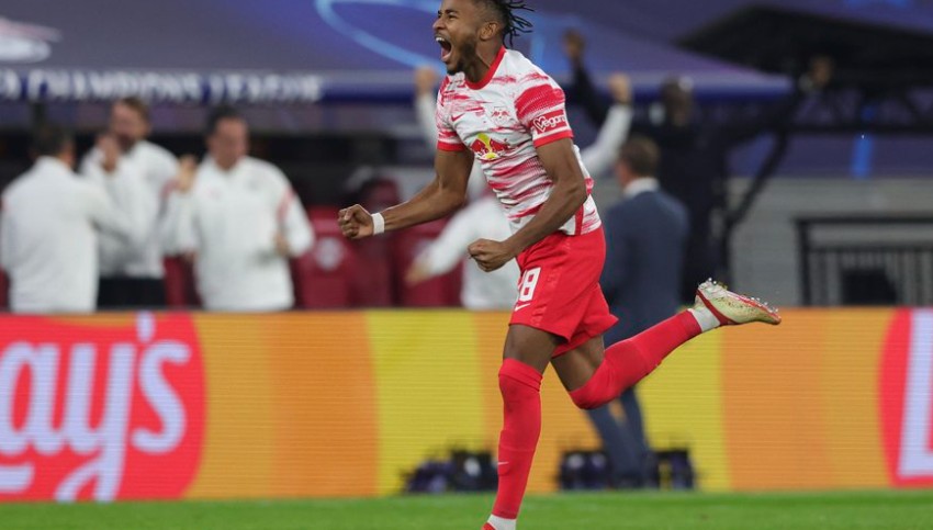 关于那不勒斯鏖战皇马,恩昆库高光表现的信息 关于那不勒斯鏖战皇马,恩昆库高光表现的信息