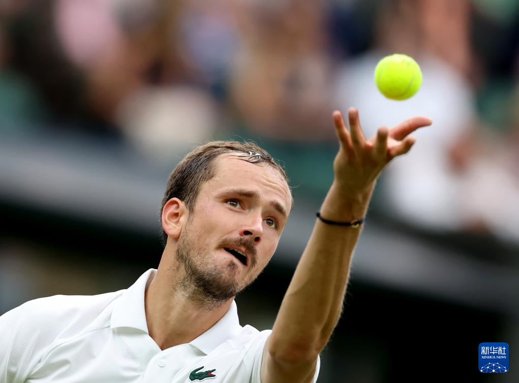 美国网球队强势世界网球队，梅德韦杰夫完成帽子戏法的简单介绍