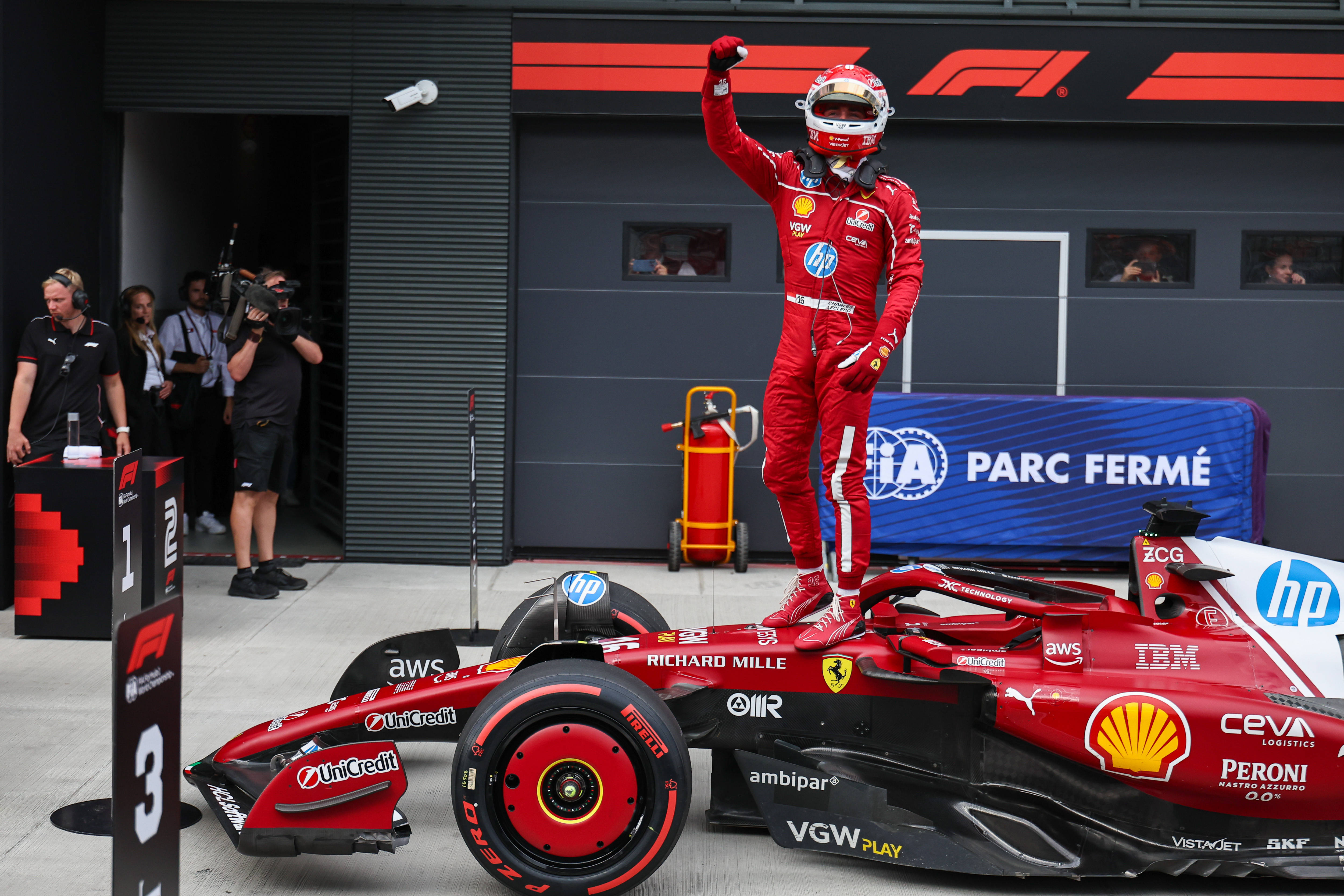 关于法拉利逆转梅赛德斯，勒克莱尔高光表现的信息