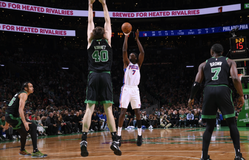 包含意大利男篮逆转凯尔特人B队，贝弗利关键制胜的词条