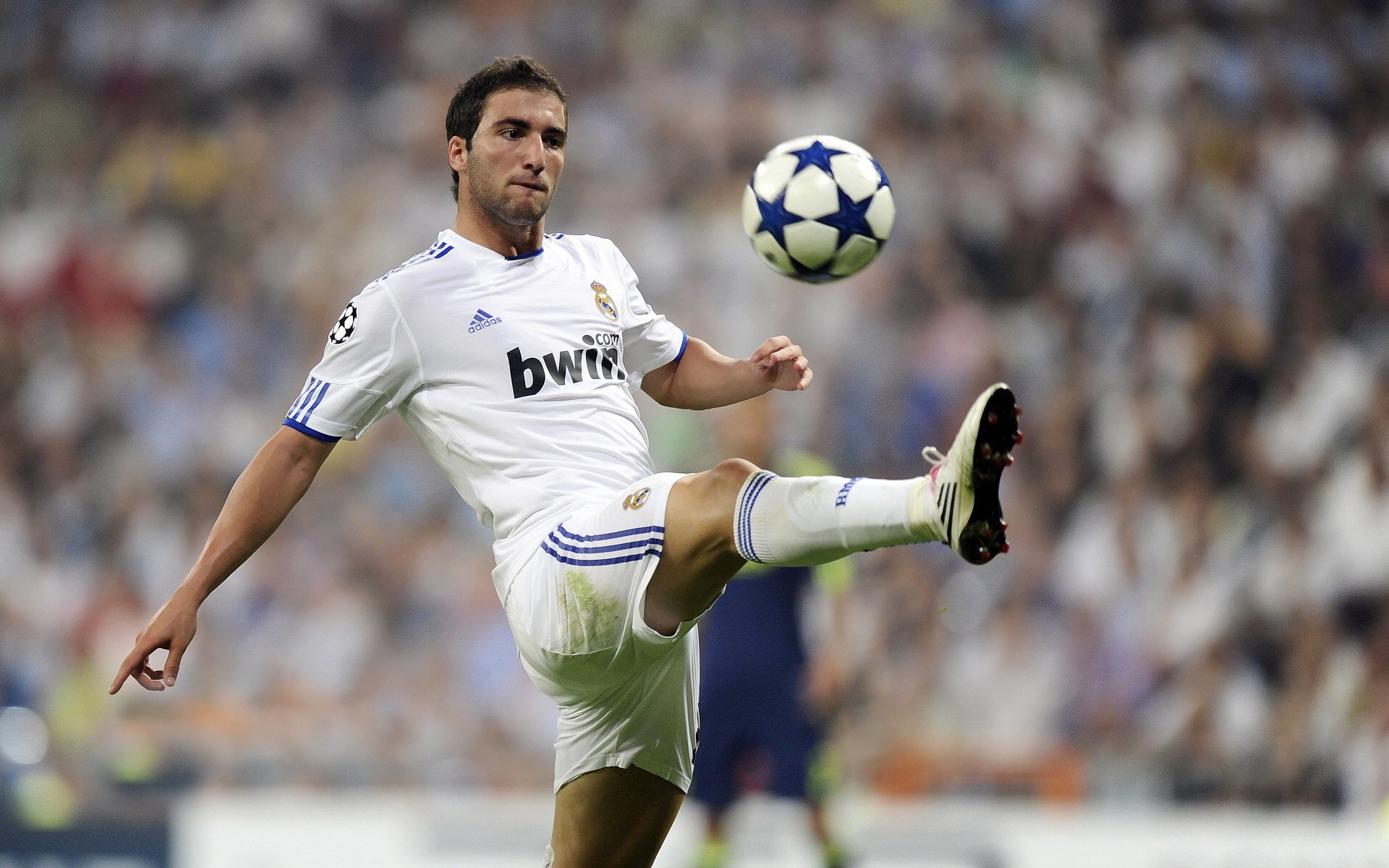 三笘薰的锋刃，中国对阵丹麦中持续制造杀伤的战术启示